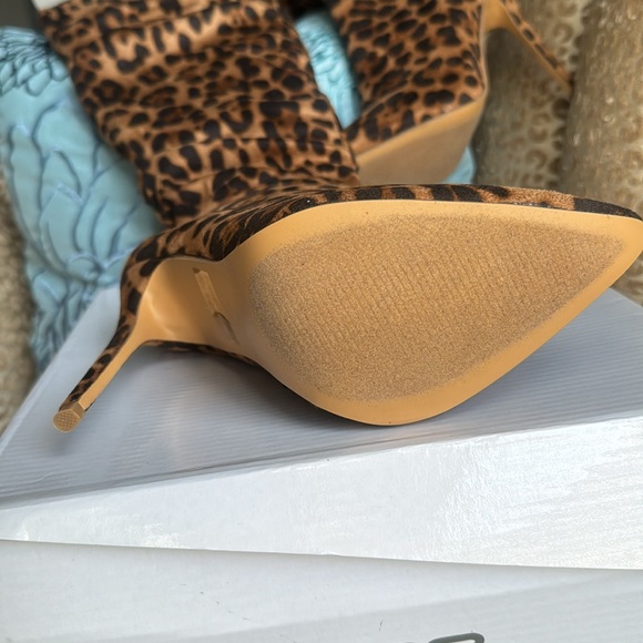 NIB X2B faux suede leopard stiletto knee boot - Picture 10 of 13